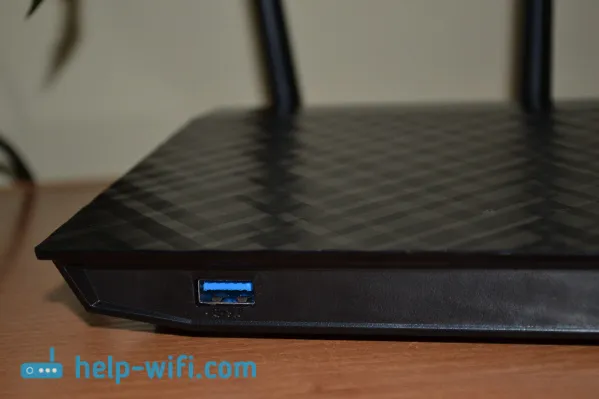 K čemu slouží port USB na routeru Asus?