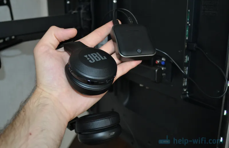 Bluetooth предавател за свързване на слушалки към телевизор