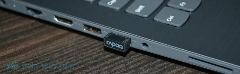 Připojení bezdrátové rádiové myši přes přijímač k notebooku 