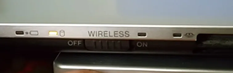 Bluetooth prekidač na kućištu prijenosnog računala