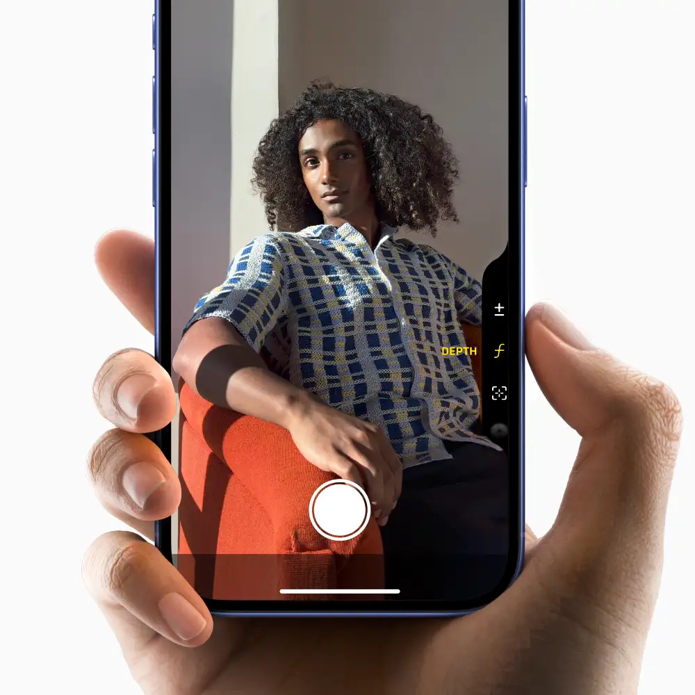 Apple iPhone 16 (Camera Control)