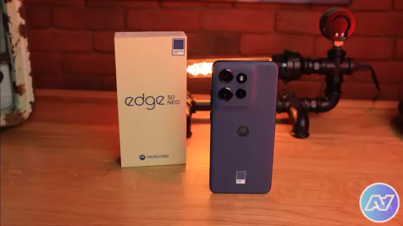 Огляд Motorola Edge 50 Neo – найтоповіший компактний середньобюджетник 2024 року