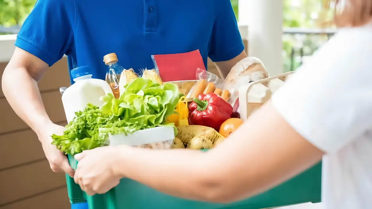 Доставка їжі та продуктів: як обрати онлайн-супермаркет?
