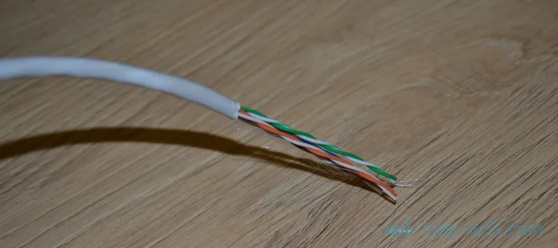 Skinite mrežni kabel za spajanje na zidnu utičnicu