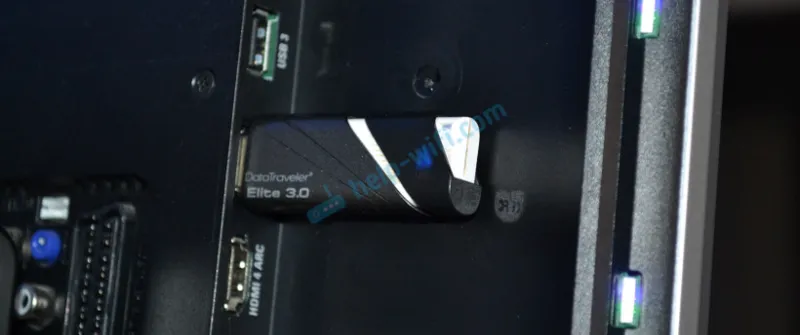 Свързване на USB флаш устройство към телевизор